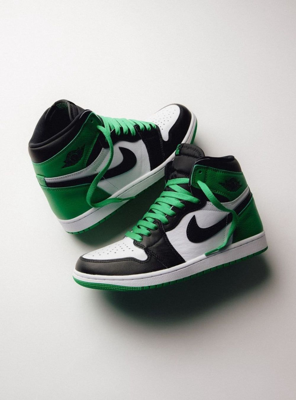 NIKE AIR JORDAN 1 RETRO HIGH LUCKY GREEN