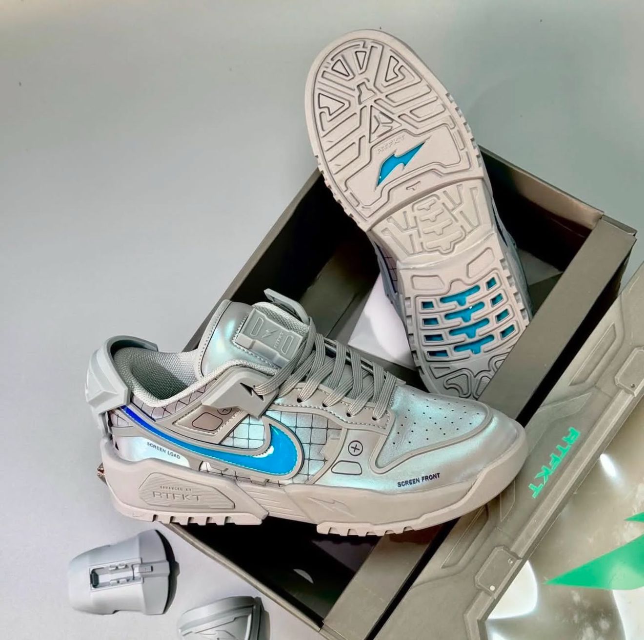 RTFKT X Nike Dunk Genesis