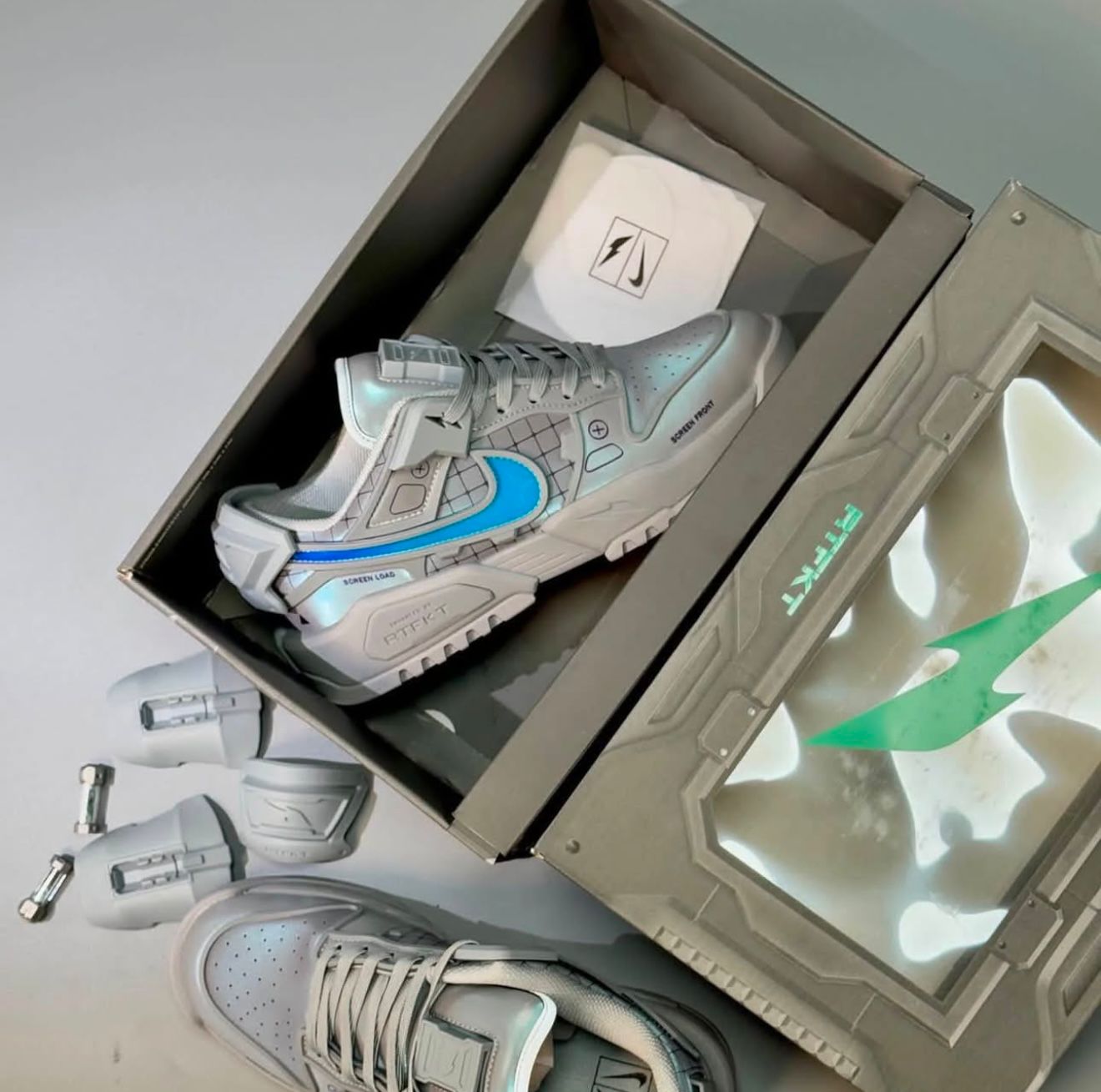 RTFKT X Nike Dunk Genesis