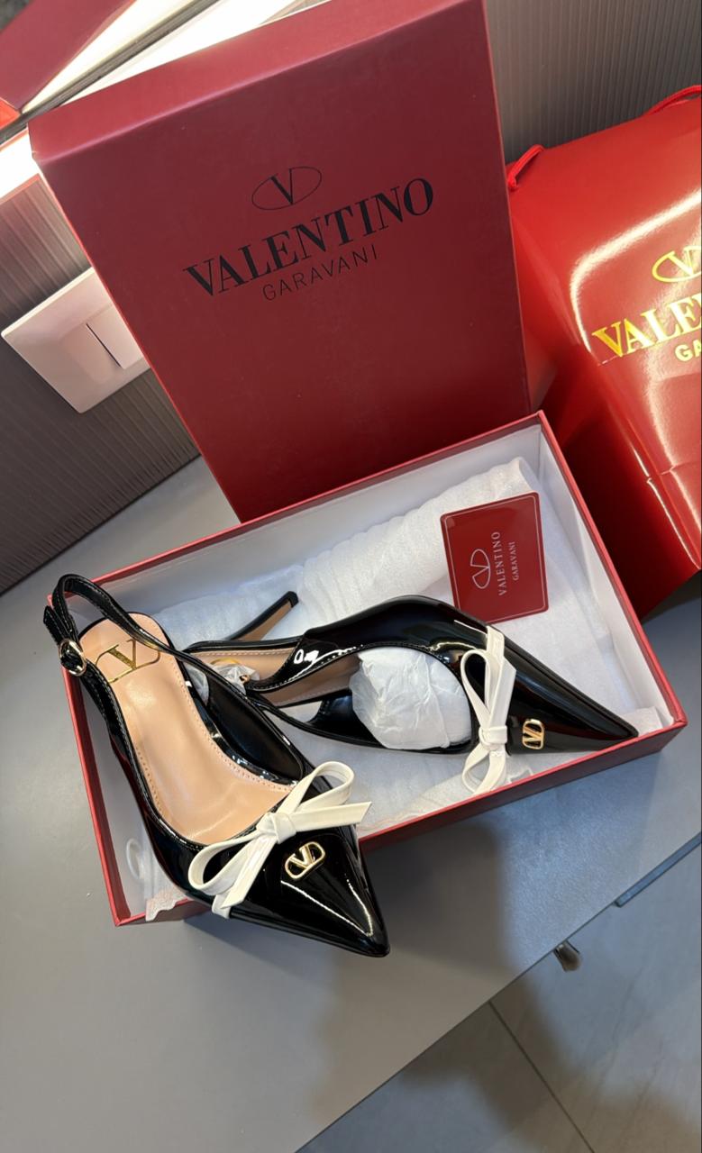 Valentino Garavani Bepointy Slingback Pumps