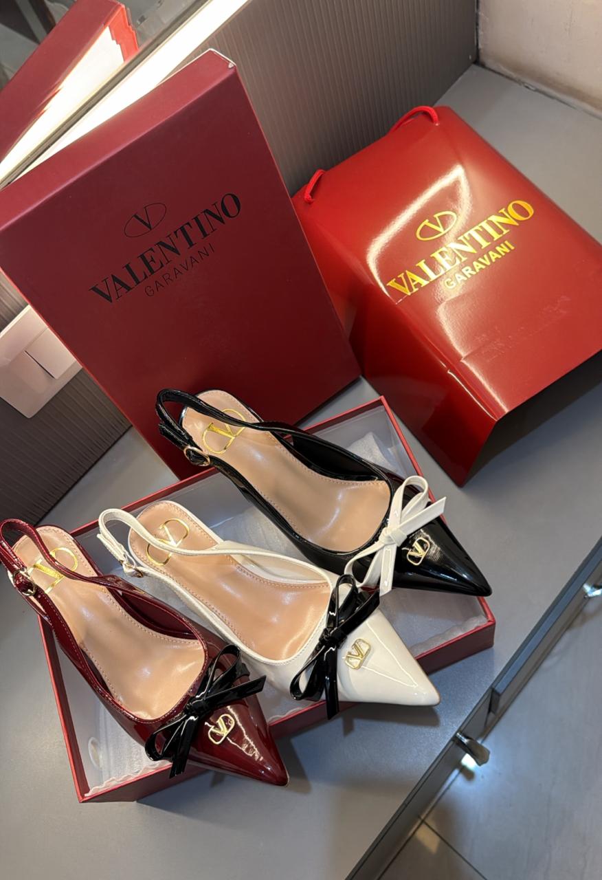 Valentino Garavani Bepointy Slingback Pumps
