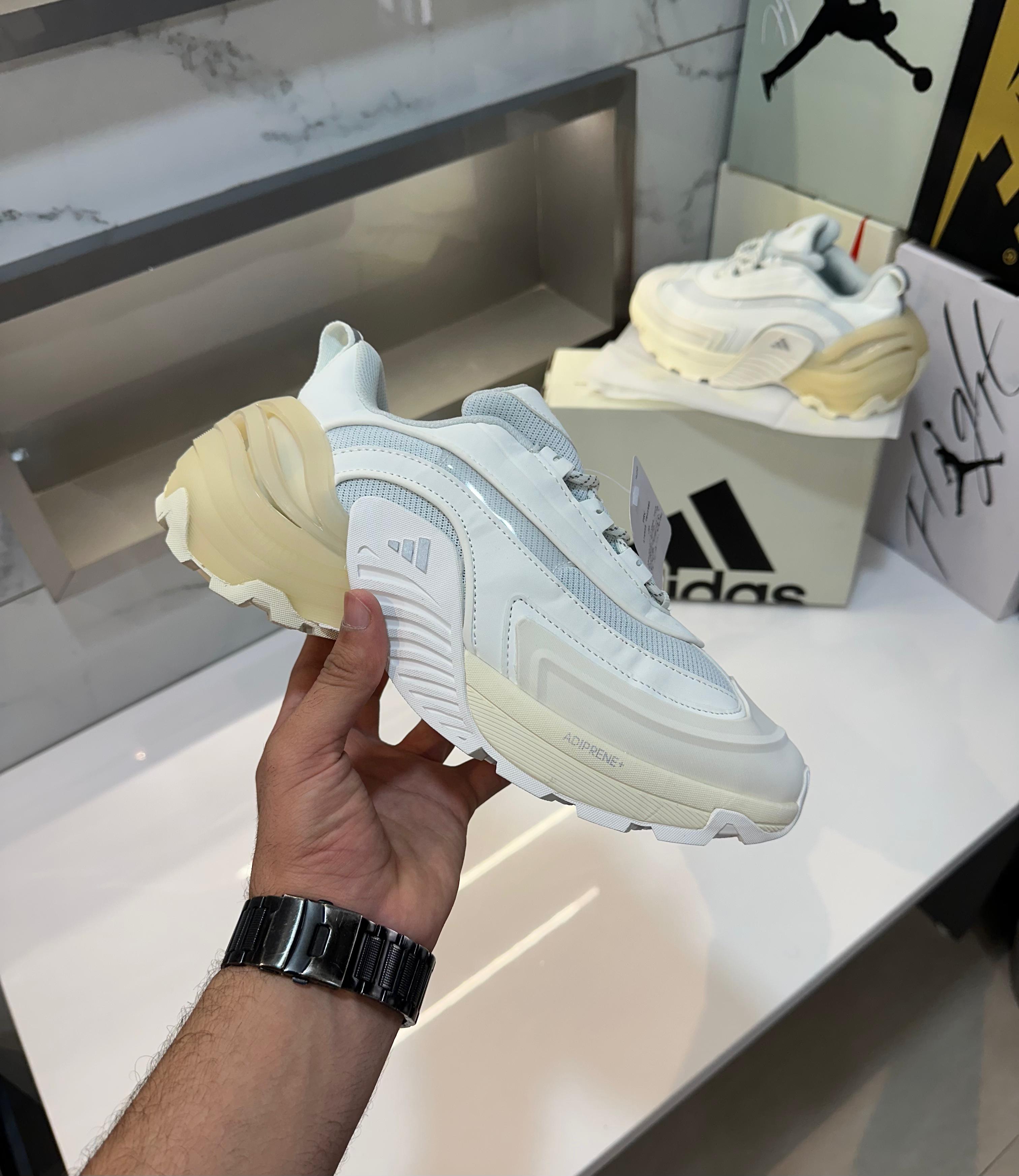 Adidass Wonder Runner Turbo