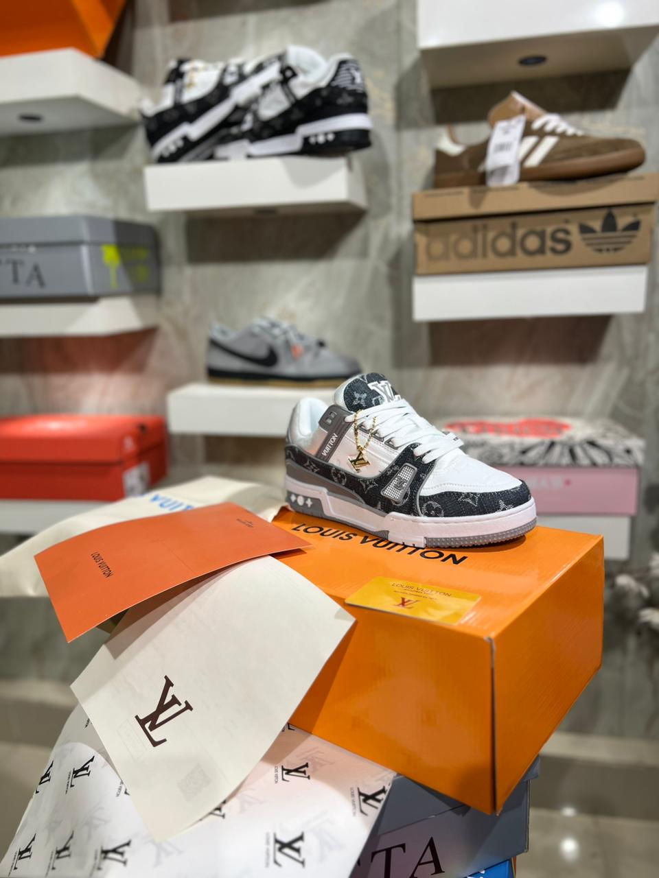 Louis Vuitton Trainer Monogram White Black-grey Denim